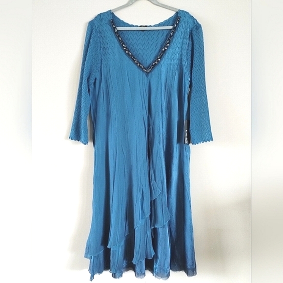 Komarov Dresses & Skirts - Komarov Chiffon Beaded V-Neck Dress 2X